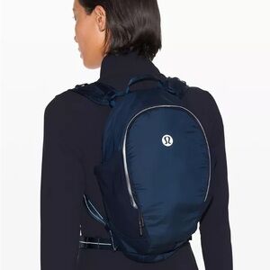 NWT Lululemon Fast and Free Backpack Navy Blue bag reflective